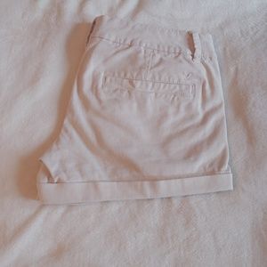 American Eagle Stretchy off white Shorts - size 2